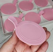 Подложка пластиковая круглая с держателем розовая