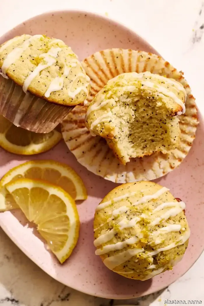 Muffins with Lemon and Poppy Seeds