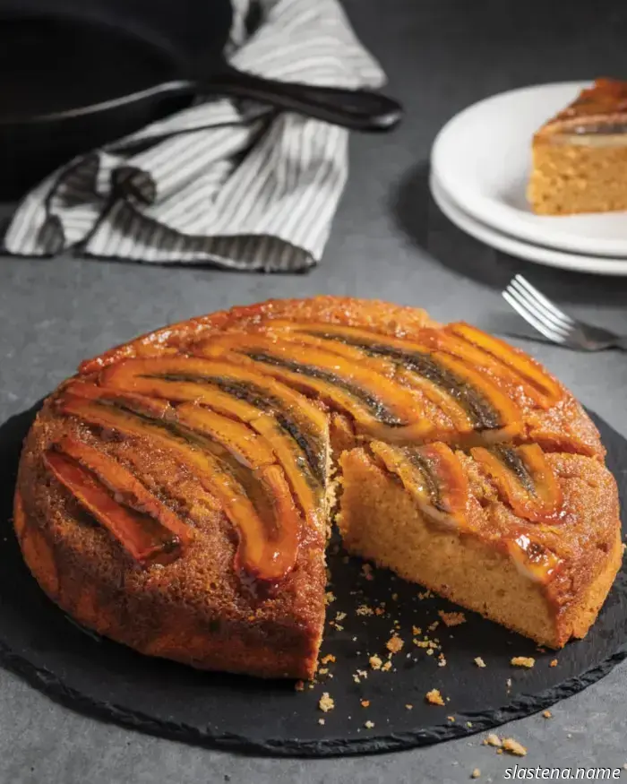 Pastel invertido de mantequilla de cacahuete y plátano - Hecho desde cero