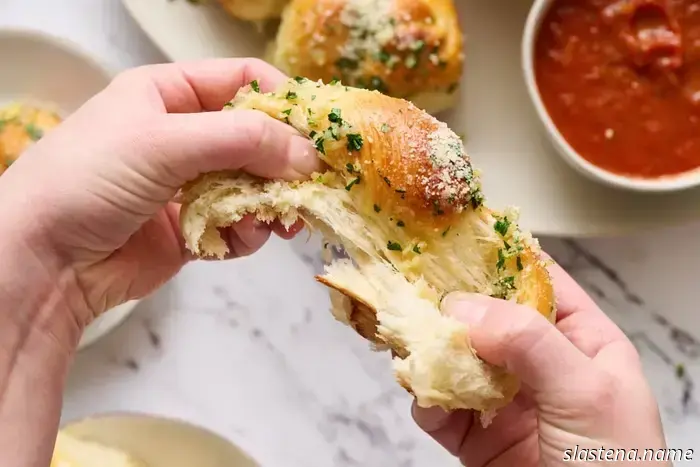 Garlic Knot Rolls