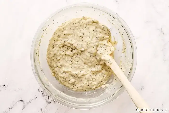 Muffins with Lemon and Poppy Seeds