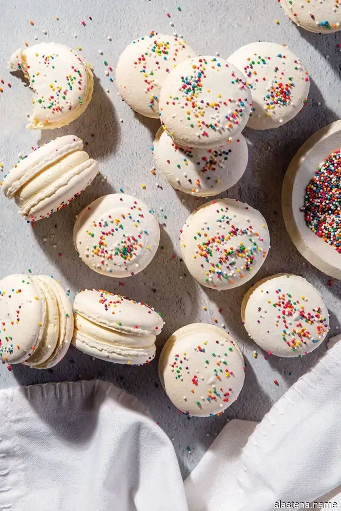 Birthday Cake Macarons - Recipe from Scratch
