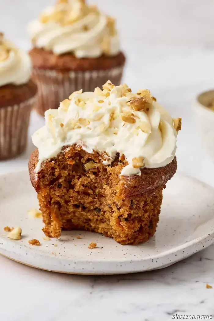 Cupcakes with Carrot Cake