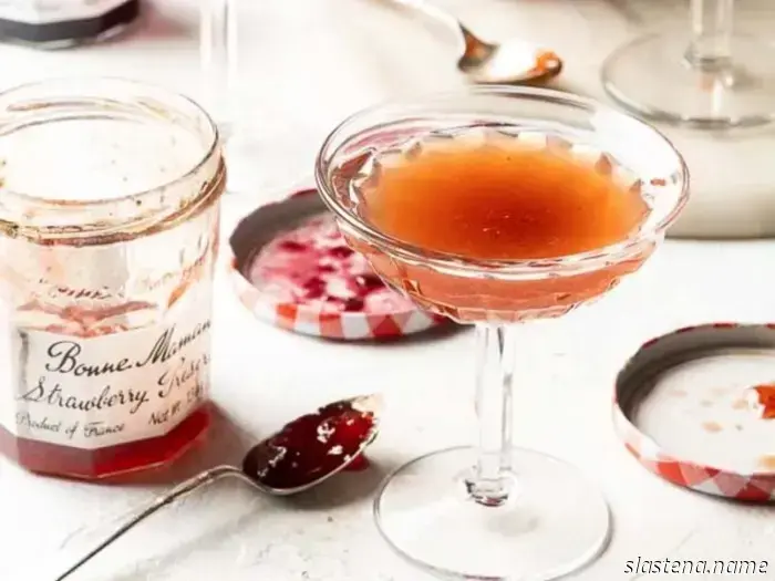 Conclusion of the Jam Jar Martini - Bake from Scratch