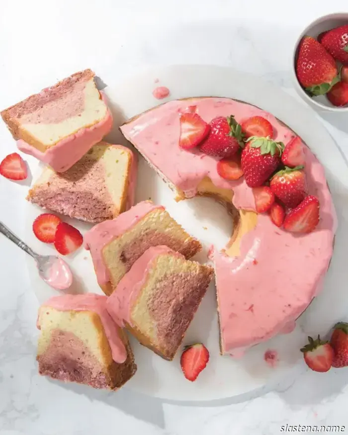 The Top Methods for Baking with Freeze-Dried and Frozen Strawberries - Bake from Scratch