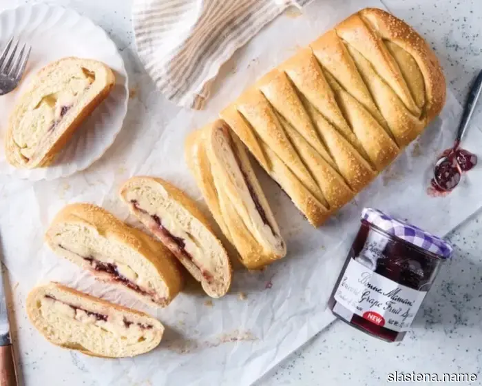 Concord Grape Danish Braid - Oven Fresh Recipe