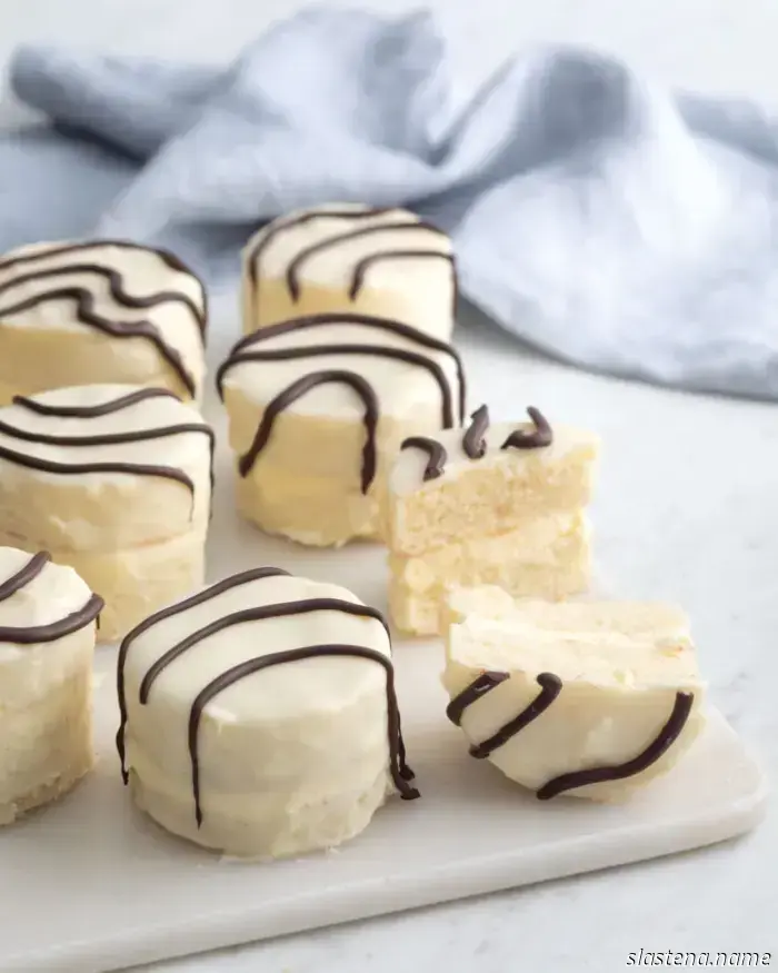 Полосатые кексы с белым шоколадом — выпечка с нуля