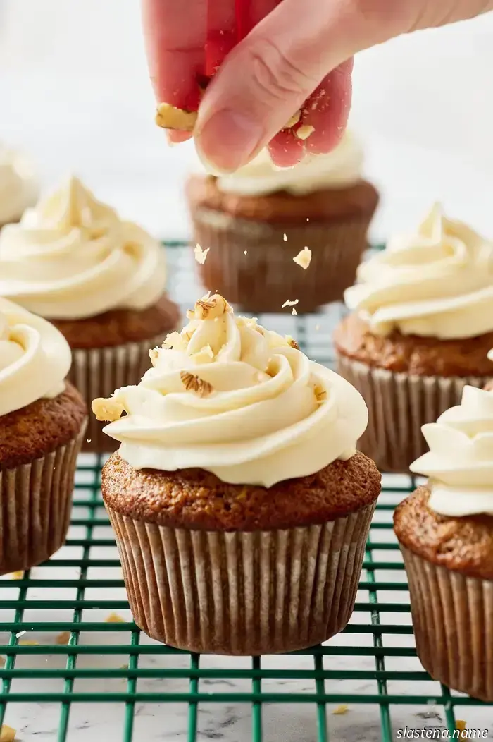 Cupcakes with Carrot Cake