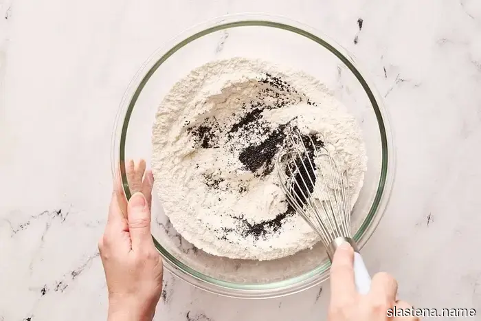 Muffins with Lemon and Poppy Seeds