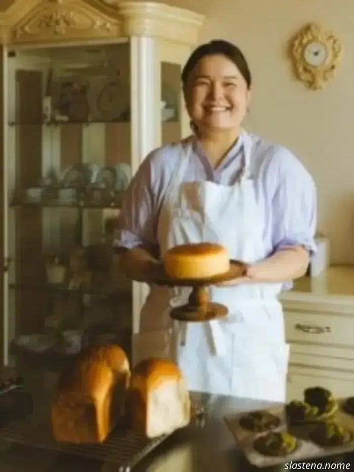 Productos

Libros

Bake from Scratch Volumen Diez COMPRAR AQUÍ

La despensa japonesa COMPRAR AQUÍ

Hokkaido COMPRAR AQUÍ

Cocina japonesa real COMPRAR AQUÍ

Cocina casera japonesa COMPRAR AQUÍ

108 galletas asiáticas COMPRAR AQUÍ

La despensa japonesa

Batidor de alambre de acero inoxidable COMPRAR AQUÍ

Cuchillos con mango japonés COMPRAR AQUÍ

Papel para hornear de teflón COMPRAR AQUÍ

Sartén para omelet y palillos COMPRAR AQUÍ

Rallador COMPRAR AQUÍ

Pasta de judía roja COMPRAR AQUÍ

Salsa de soja COMPRAR AQUÍ

Dashi COMPRAR AQUÍ

Matcha COMPRAR AQUÍ

Matcha COMPRAR AQUÍ

Rodillos COMPRAR AQUÍ

Cucharas dosificadoras

Cuchara para galletas OXO pequeña COMPRAR AQUÍ

Cuchara para galletas OXO mediana COMPRAR AQUÍ

Cuchara para galletas OXO grande COMPRAR AQUÍ

Juego de cucharas para galletas OXO pequeña y mediana COMPRAR AQUÍ

Harinas de arroz

Harina de arroz Mochiko COMPRAR AQUÍ

Harina de arroz Shiratamako COMPRAR AQUÍ

Harina de arroz Joshinko COMPRAR AQUÍ

Harina de arroz glutinoso COMPRAR AQUÍ

Escuela de repostería en profundidad

Thermapen® ONE - Edición limitada Bake From Scratch COMPRAR AQUÍ

Botellas pulverizadoras COMPRAR AQUÍ

Cuencos de vidrio para mezclar COMPRAR AQUÍ

Cazo de acero inoxidable Williams Sonoma Signature Thermo-Clad™ COMPRAR AQUÍ

Espátula GIR Ultimate COMPRAR AQUÍ

Colador de acero inoxidable Williams Sonoma COMPRAR AQUÍ

Batidor globo de acero inoxidable All-Clad Precision COMPRAR AQUÍ

Cuchillo para pan serrado Williams Sonoma Elite, 8" COMPRAR AQUÍ

Molde para pan antiadherente Williams Sonoma Goldtouch® Pro COMPRAR AQUÍ

El pasaporte del panadero a Japón

Ginza Kimuraya MÁS INFORMACIÓN
Calle comercial Nakamise MÁS INFORMACIÓN
Kameya MÁS INFORMACIÓN
Templo Sensoji MÁS INFORMACIÓN
Ken’s Cafe Tokyo MÁS INFORMACIÓN
Kappabashi Dougugai MÁS INFORMACIÓN
Majimaya MÁS INFORMACIÓN
Kazariya MÁS INFORMACIÓN
Ichimonjiya Wasuke MÁS INFORMACIÓN
Santuario Imamiya MÁS INFORMACIÓN
Cooking Sun MÁS INFORMACIÓN
Wagashi Issho MÁS INFORMACIÓN
Ochiairo MÁS INFORMACIÓN

La cocina de Sawako en Tokio

Molde redondo para pasteles antiadherente Williams Sonoma Goldtouch® Pro, 6" COMPRAR AQUÍ

Molde cuadrado para pasteles de aluminio anodizado Fat Daddio's, 10 x 2 pulgadas COMPRAR AQUÍ

Molde para pan de aluminio anodizado Fat Daddio's, 7.75 x 3.75 x 2.5 pulgadas, juego de 2 COMPRAR AQUÍ

Fait Beau Tokyo MÁS INFORMACIÓN

Un cuento de dos tés

Ceremonia del té Kimono MAIKOYA MÁS INFORMACIÓN

HIGASHIYA GINZA MÁS INFORMACIÓN

El arte de contar la historia de Japón

Japón: El libro de cocina COMPRAR AQUÍ

Artesanos culinarios de Japón: recetas e historias COMPRAR AQUÍ

Comida de granja japonesa COMPRAR AQUÍ

Japón: El libro de cocina vegetariano COMPRAR AQUÍ

Conservar a la japonesa COMPRAR AQUÍ

Miso de arroz integral COMPRAR AQUÍ

Miso orgánico de cebada y arroz integral COMPRAR AQUÍ

Molde anular de aluminio COMPRAR AQUÍ

Harina de trigo sarraceno Anson Mills Ni-Hachi Sobakoh COMPRAR AQUÍ

Una mirada a los fabricantes japoneses

Yamaki Jozo MÁS INFORMACIÓN

Yuba Cafe MÁS INFORMACIÓN

Dorasan Ramen MÁS INFORMACIÓN

Isao Kimura MÁS INFORMACIÓN

Chihara Hardware MÁS INFORMACIÓN

Nagai-ya Seika MÁS INFORMACIÓN

Pizza Lion Rock Art & Cafe MÁS INFORMACIÓN

Soba Ra MÁS INFORMACIÓN

Origen de un clásico

Moldes mini para tartas COMPRAR AQUÍ

BAKE Cheese Tarts MÁS INFORMACIÓN
Compañía de tartas de queso horneadas de Hokkaido MÁS INFORMACIÓN

Esta publicación contiene enlaces de afiliados. Si compras a través de estos enlaces, podemos ganar una pequeña comisión sin costo adicional para ti. Solo recomendamos productos que realmente nos encantan y que creemos que aportarán valor a nuestros lectores.

ARTÍCULOS RELACIONADOS MÁS DEL AUTOR

La guía definitiva de regalos para el panadero en tu vida

Compra la edición: noviembre/diciembre 2025

Nuestros favoritos de repostería otoñal

DEJA UNA RESPUESTA
¡Por favor, introduce tu comentario!
Por favor, introduce tu nombre aquí
¡Has introducido una dirección de correo electrónico incorrecta!
Por favor, introduce tu dirección de correo electrónico aquí
Guardar mi nombre, correo electrónico y sitio web en este navegador para la próxima vez que comente.

Este sitio utiliza Akismet para reducir el spam. Aprende cómo se procesan los datos de tu comentario.