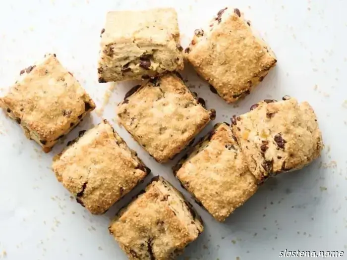 Date-Ginger-Chocolate Scones - Recipe from Scratch