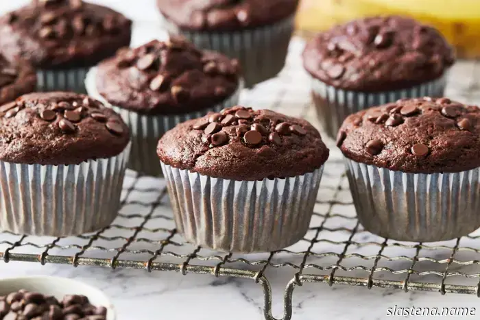 Muffins with Double Chocolate and Banana